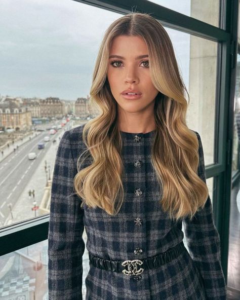 Sofia Richie Hair, Elliot Grainge, Sofia Richie Grainge, Bridal Makeup Wedding, Glam Hair, Stylish Haircuts, Sofia Richie, Round Face Haircuts, Shades Of Blonde