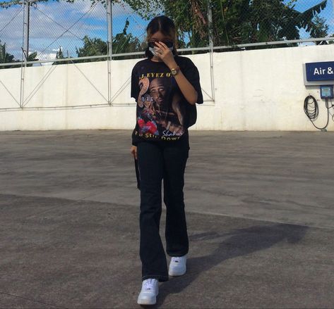 clothing inspo | bruh girl | oversized shirt | 2PAC shirt | Flare Pants Oversized Shirt, Outfit Con Camisa, Over Size Shirt, Bruh Girl, 2 Pac, Everyday Fits, Over Size, Girls Wear, Oversized Shirt