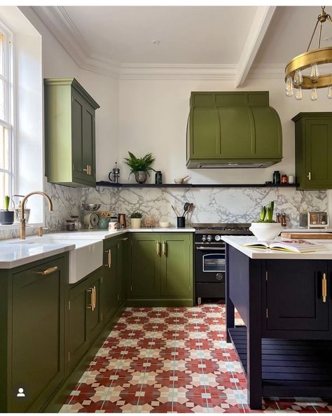 Olive Kitchen, Olive Green Kitchen, Green Kitchen Walls, Green Kitchen Island, Green Kitchen Designs, Sage Green Kitchen, Green Kitchen Cabinets, Green Cabinets, Handmade Kitchens