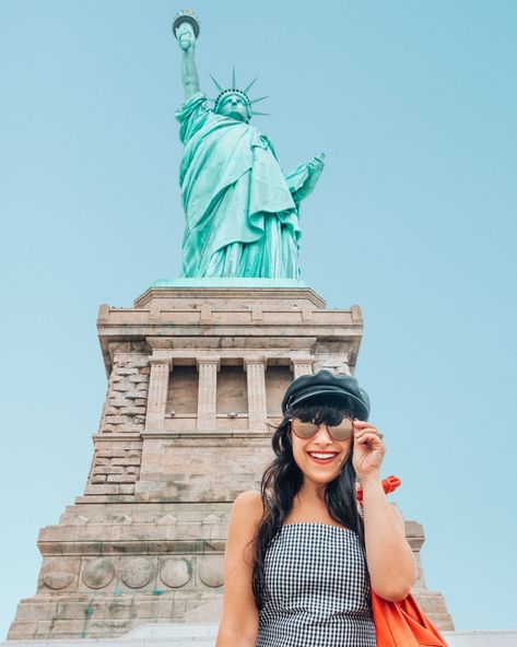 The best Instagram spots in NYC (New York City) for photography. All of the most Instagrammable places in NYC (New York City). Where to take Instagram photos in NYC. New York City photography locations #instagramspotsnyc #bestinstagramspotsnyc #wheretotakeinstagrampicsnyc #nycphotolocations #nycphotospots #instagrammablenyc #instagrammableny #instagrammablenewyorkcity New York Photo Ideas, Nyc Pics, New York City Pictures, Nyc Instagram, Nyc Travel Guide, New York City Vacation, New York Outfits, New York Travel Guide, New York Pictures