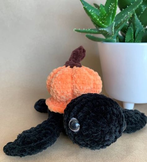 [Collection] Halloween Turtle Crochet, Crochet Plushies Halloween, Crochet Halloween Decor, Crochet Halloween Ideas, Halloween Crochet Plushies, Crochet Pour Halloween, Crochet Toys Free Patterns, Crochet Toys Free, Easy Crochet Animals