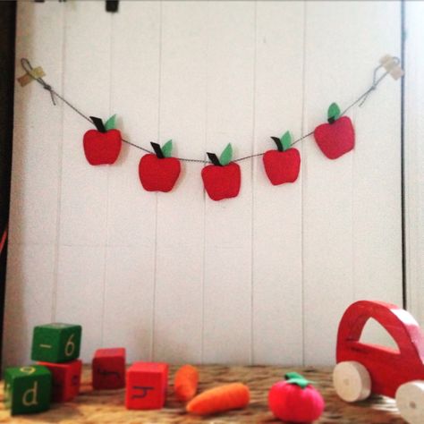 Cute felt apple bunting, red apple garland, baby decor, nursery hanging, baby gift by Thesecretcrafthouse on Etsy https://www.etsy.com/listing/264118243/cute-felt-apple-bunting-red-apple Cute Playroom, Sukkah Decorations, Hot Chocolate Stand, Felt Apple, Apple Classroom, Apple Garland, Paper Apple, Felt Garlands, Baking Recipes For Kids