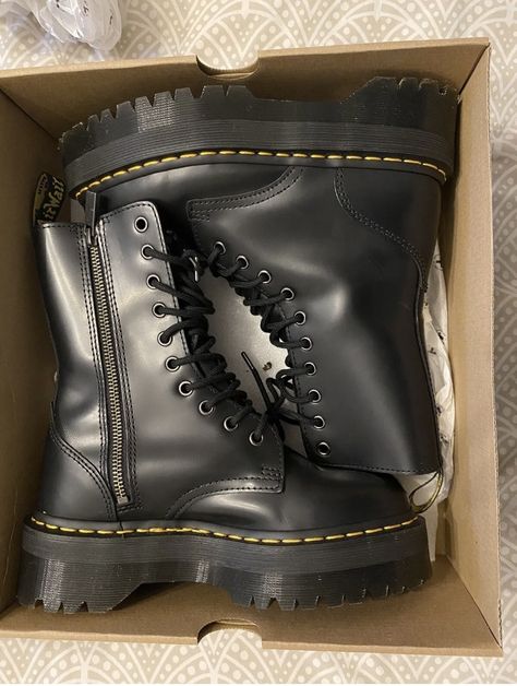 Jadon Hi, Dr Martens Shoes, Martens Shoes, Military Style, Doc Martens, Dr. Martens Boots, Platform Boots, Military Fashion, Types Of Fashion Styles