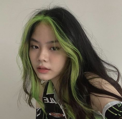 Hidden Hair Color, Korean Hair Color, Hair Color Underneath, Hair Color Streaks, Hair Streaks, Dyed Hair Inspiration, Pretty Hair Color, Hair Stylies, Dye My Hair