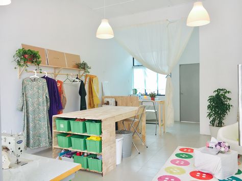 Small tailor shop idea Tailor Boutique Interior, Tailor Room Ideas, Tailor Shop Design Ideas, Small Tailoring Shop Interior Design, Sewing Shop Interior Design, Tailoring Shop Interior Design Ideas, Tailor Shop Interior, Tailor Shop Design, Tailoring Shop Interior Design