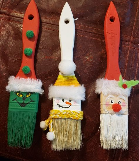 Paint Brush Ornaments, Paintbrush Ornaments, Easy Homemade Ornaments, Diy Paint Brush, Diy Christmas Ornaments For Kids, Ornaments For Kids To Make, Easy Diy Christmas Ornaments, Christmas Ornaments Diy Kids, Christmas Ornaments For Kids