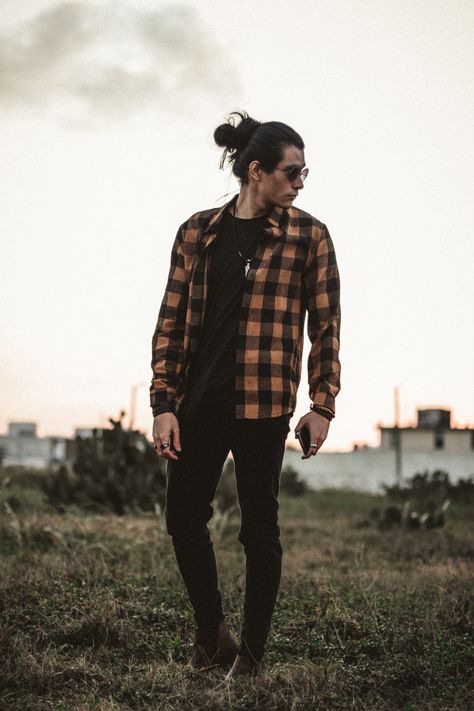 Musician Clothing Style, Fall Grunge Outfits Men, Hipster Grunge Outfits Men, Pop Punk Mens Fashion, Mens Fashion Rocker Style, Mens Witchy Fashion, Alternative Rock Outfits Men, Men’s Rocker Style, Mens Alternative Fashion Casual