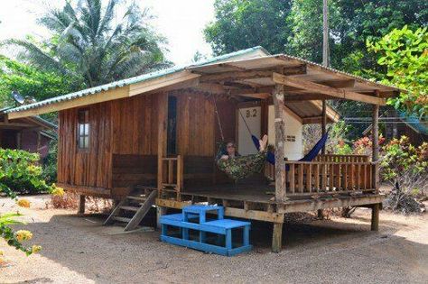 Stilt Houses, Small House Exteriors, Philippines House Design, Philippine Houses, Bahay Kubo, Exterior House Color, Rest House, Simple House Design, Village House Design