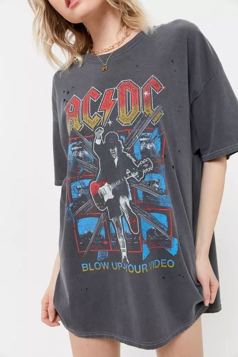 AC/DC Distressed T-Shirt Dress | Urban Outfitters Distressed T Shirt Dress, Neo Grunge, Look Grunge, Tokyo Street Fashion, Style Indie, Grunge Dress, Grunge Look, Urban Dresses, Tee Outfit