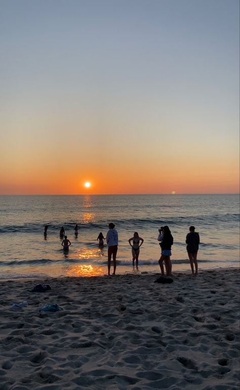 Cornwall Beach Aesthetic, Summer In Cornwall, Swimming Beach Aesthetic, Summer In Uk, Uk Summer Aesthetic, Cornwall Aesthetic, Cornwall Life, Cornish Summer, Cornwall Summer