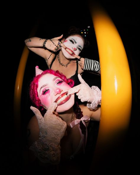 this is your sign to have a spooky clown photoshoot with your bestie🤡💖✨🎀 @shotbyanessa ATEEE this photography up & she is so so so sweet you guys, go check out her page🩷 my love my life and my grungy clown counterpart on and off screen @danielaavakian 💖🖤 #spookyphotoshoot #halloweencostumeideas #spookyclownmakeup #pinkclown spooky bestie photoshoot ideas, spooky clowns, pink clown costume, halloween bestie costume ideas, halloween photoshoot Clown Love, Clown Photoshoot Ideas, Clown Photoshoot, Spooky Clown Photoshoot, Halloween Clown, Halloween Photoshoot, Clown Costume, Clown Makeup, Face Paint