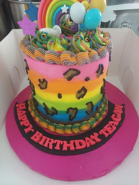 Rainbow cheetah cake Cheetah Cake, Cheetah Cakes, Leopard Cake, Creative Birthday Cakes, Creative Birthday, Rainbow Leopard, Rainbow Decorations, 7th Birthday, Birthday Cakes