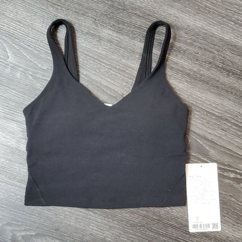 Lulu Crop Top, Lululemon Wishlist, Lululemon Sweater, Bath Body Works Candles, Lululemon Outfits, Dr Wardrobe, Dr Closet, Cute Crop Tops, Lulu Lemon