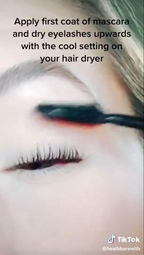 How To Do Your Eyelashes With Mascara, Curled Lashes Tips, Long Eyelash Tips, Eyelash Mascara Longer Lashes, Short Eyelashes Makeup, How To Make Eyelashes Look Longer With Mascara, How To Make Short Eyelashes Look Long, How To Get Curled Eyelashes, How To Make Your Lashes Longer With Mascara