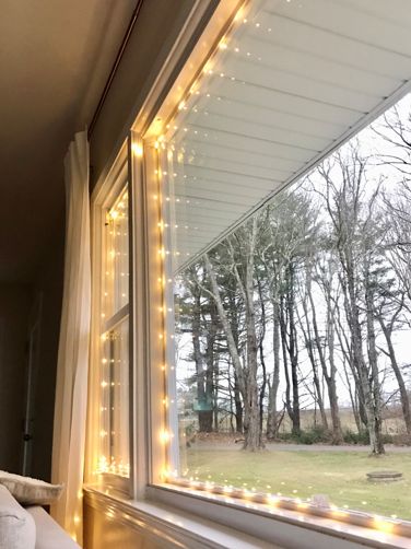 Simple Window Lights For Christmas, Holiday House Lights Outside, Lights On Inside Window, Christmas Lights Inside Window Frame, Twinkle Lights Window, Fairy Lights On Wreath, Interior Window Christmas Lights, Exterior Holiday Decorations, Lights In Window Christmas