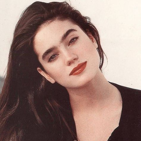 Jennifer Connelly 90s 📸 Jennifer Conely, Jennifer Connelly Young, Long Dark Hair, Jennifer Connelly, Red Lipstick, Vintage Beauty, Dark Hair, Pretty Face, Pretty Woman