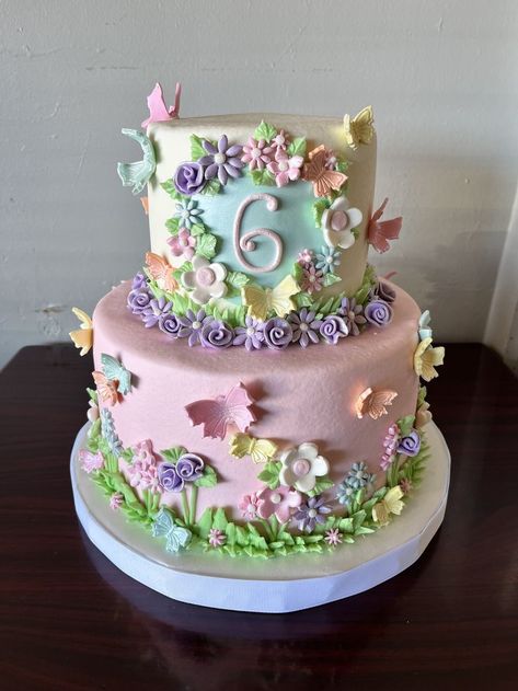 Garden Theme Cake, Butterfly Theme Cake, Toy Story Birthday Cake, Pastel Cottagecore, Lily Cake, Fairy Birthday Cake, Tiered Cakes Birthday, Butterfly Birthday Cakes, 1st Birthday Girl Decorations