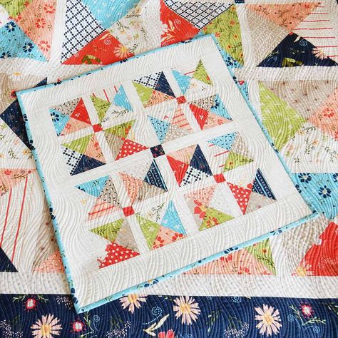 Mini Quilt Ideas and Trunk Show - A Quilting Life Block Quilt Ideas, A Quilting Life, Simple Quilts, Quilt Hangers, Sewing Quilts, Mini Quilt Patterns, Nancy Zieman, Block Quilt, Quilt Care