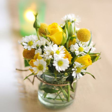 Garden Party Recipes, Yellow Wedding Flowers, Billy Buttons, Parents Anniversary, Baby Food Jars, Organic Wedding, Small White Flowers, White Daisies, White Wedding Flowers