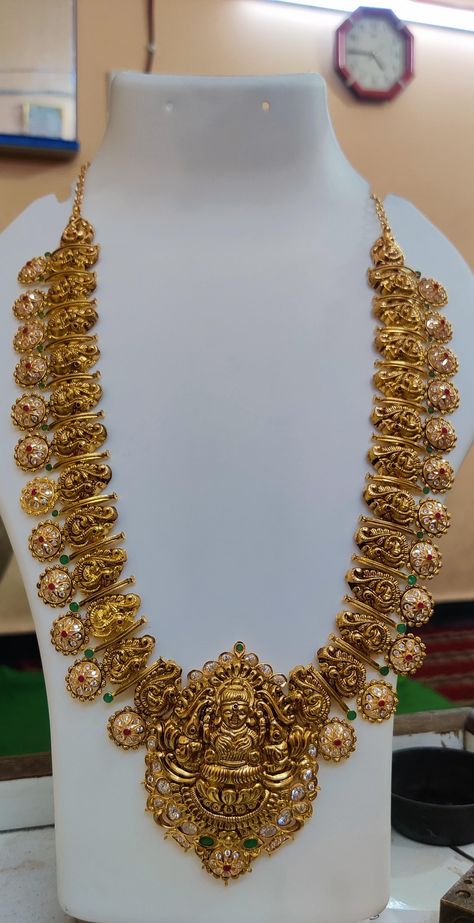 Temple Collection Jewellery, Temple Necklace Jewellery, Bottu Mala Jewellery Designs, Bottu Mala Designs, Long Haram Gold Jewellery Designs, Haram Designs Gold Latest, Long Haram Gold, Bottu Mala, Mala Designs