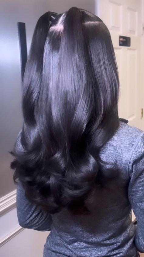 Latina Hairstyles Long, Middle School Hairstyles, Latina Hair, Exotic Hairstyles, Pony Tails, Birthday Hairstyles, Birthday Hair, Coily Hair, Long Black Hair