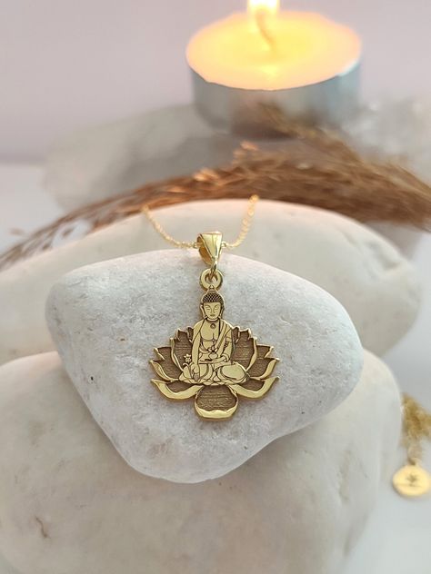 Jewelry Spiritual, Eye Of Horus Necklace, Buddhist Necklace, Saint Necklace, Buddha Pendant Necklace, Dope Jewelry Accessories, Spiritual Necklace, Buddha Jewelry, Life Energy