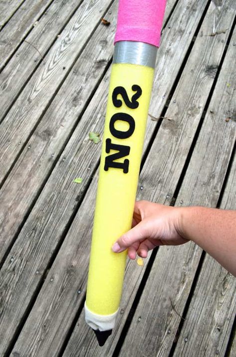 Pool Noodle Decor, Jumbo Pencil, Simple Pool, Diy Back To School, Back To School Bulletin Boards, Pool Noodle, Water Day, School Pencils, Pool Noodles