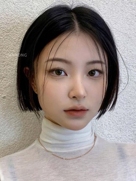 Korean Short Haircut, Hair Without Bangs, 00s Mode, Asian Haircut, Korean Short Hair, Girls Short Haircuts, Asian Short Hair, Shot Hair Styles, Girl Haircuts