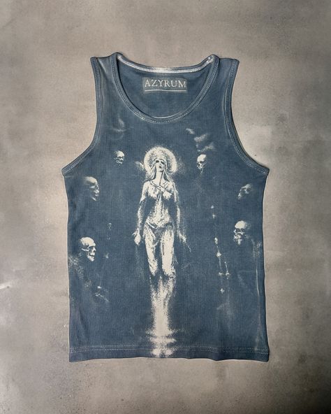 Shadow sun printed tank top 🙌 #cyanotype #sunprint #darkfashion #artistsoninstagram #tanktop Printed Clothing, Dark Fashion, Print Tank, Printed Tank Tops, Mood Board, Tank Top, Sun, Tank Tops, Quick Saves