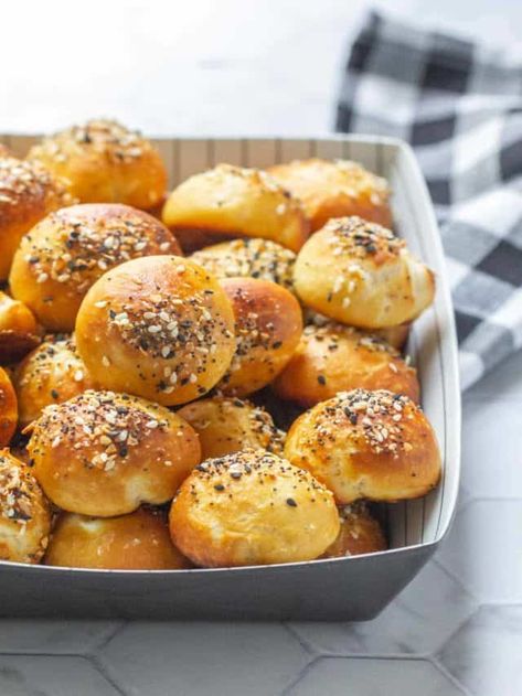 Stuffed Pretzel Bites, Frozen Pretzels, Frozen Rolls, Bagel Bites, Frozen Bread Dough, Pumpkin Beer, Bread Maker Recipes, Pretzels Recipe, Cheese Making