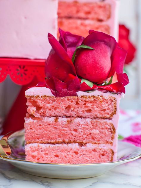 Rose Flavour Cake, Rose Flavored Cake, Cottagecore Treats, Rose Water Cake, Brownie Business, Rose Cake Recipe, Rose Petal Cake, Water Cake, Rose Buttercream