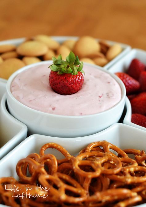 Skinny Strawberry Cheesecake Dip - Life In The Lofthouse Dessert Dips For Parties, Strawberry Cheesecake Dip, Life In The Lofthouse, Strawberry Extract, Fresh Strawberry Recipes, Cheesecake Dip, Sweet Dips, Dessert Dips, Country Cooking