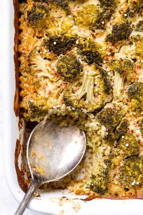 This healthy Quinoa Casserole is the perfect vegan and gluten-free Thanksgiving side dish idea! This easy recipe is made with broccoli, carrots and more delicious veggies and flavor! Great for a crowd this fall or during the holidays. #veganthanksgiving #thanksgivingsidedish #quinoacasserole #quinoarecipes Gluten Free Thanksgiving Side Dishes, Broccoli Quinoa Casserole, Vegan Freezer Meals, Broccoli Quinoa, Quinoa Recipes Healthy, Quinoa Casserole, Vegan Casserole, Healthy Quinoa, Healthy Dinner Recipe