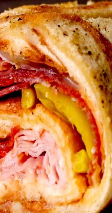 Meat Lovers Sandwich Roll Stuffed Sandwich Loaf, Huge Sandwich, Big Sandwiches, Sandwich Specials, Sandwich Roll Recipe, Man Sandwiches, Hoagie Sandwiches, Healthy Diet Food, Food Sandwiches