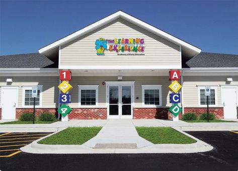 The Learning Experience will move to a new headquarters in Deerfield Beach in 2017. Daycare Setup, Daycare Business Plan, Diy Kids Playground, Kindergarten Interior, Classroom Interior, Preschool Decor, School Building Design, Daycare Design, Exterior Stairs