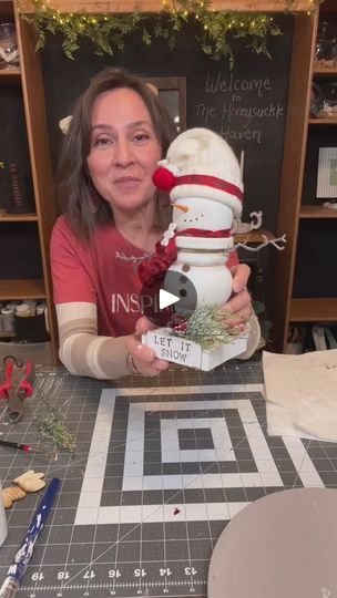 How To Make Snowman, Winter Whimsy, Make A Snowman, Diy Snowman, Old Lamps, Winter Ideas, Pillar Candle Holders, Tree Crafts, Dollar Tree Crafts