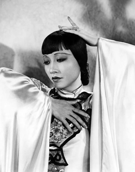 Ice Queen Dress, Anna May Wong, Anna May, Film Institute, Actrices Hollywood, Queen Dress, Ice Queen, Silent Film, White Image