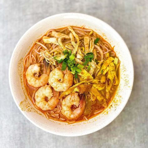 “I cannot live without my Sarawak Laksa.” - Robin, Diary of a Rich Kid Laksa Johor Recipe, Prawn Thai Curry Laksa, Malaysian Curry Laksa, Singapore Laksa, Laksa Sarawak, Curry Laksa, Rich Kids, Fitness Diet, Japchae