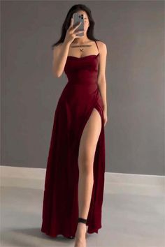 Burgundy Dama Dresses For Quince, Dark Wine Dresses, Red Wine Long Dress, Wlw Prom Dress, Silk Red Dress Long, Prom Dark Red Dress, Prom Dress For Square Body Shape, Red Sparkling Dress, Burgundy Dresses Prom