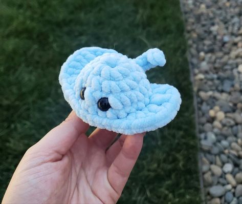 Mini Baby Stingray Plush Crochet Handmade Plushie Kawaii Cute Stuffed Animal Toy Crochet Patterns White Yarn, Crochet Stuff Animals Free Patterns Easy, Stuffed Animals To Crochet, Mini Crochet Plushies Pattern, Crochet Stuffys, Cute Stuff Animals, Cute Small Crochet Plushies, Crochet Stuff Toy, Small Plush Amigurumi