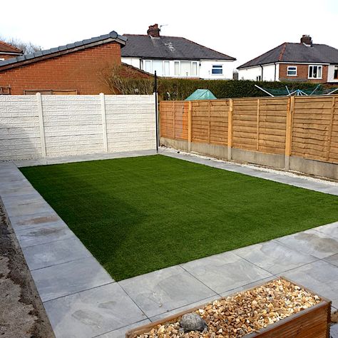 Concrete And Artificial Grass Backyard, Astroturf Garden Ideas, Small Garden Design Low Maintenance, Dog Friendly Garden Ideas, Low Maintenance Garden Ideas, Backyard Builds, Arizona Landscaping, Artificial Grass Patio, Small Garden Landscape Design