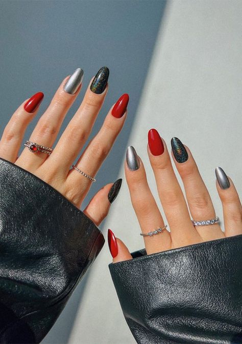 Red And Grey Nails Design, Red Black And Grey Nails, Grey Red Nails, Red Grey Nails, Gray And Red Nails, Silver Manicure Ideas, Grey And Red Nails, Red And Gray Nails, Red And Grey Nails