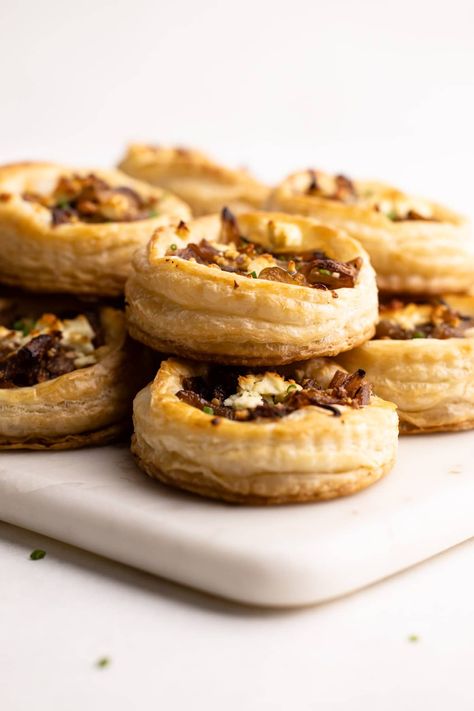 Salty, sweet, crunchy, and so delicious, these Caramelized Onion Tarts made with puff pastry are the perfect celebratory appetizer or snack. How To Carmalize Onions, Caramelised Onion Tart, Carmelized Onions, Onion Tart, Puff Pastry Tart, Caramelized Onion, Fig Jam, Egg Wash, Food Prep