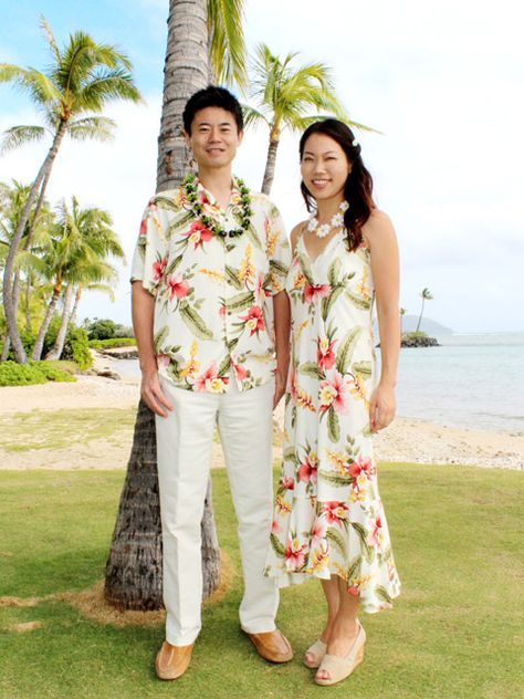 Matching Hawaiian Clohthing for Family Hawaiian Outfits Women, Hawaiian Dresses For Women Party, Hawaiian Dresses For Women, Hawaiian Party Outfit, Hawaiian Outfit Women, Resort Attire, Honeymoon Essentials, Hawaiian Outfits, Luau Outfits