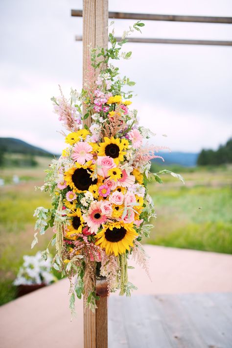 Wedding Decorations Pink, Flower Arrangement, A Wedding, Wedding Ceremony, Wedding Flowers, The End, Sunflower, Wedding Decorations, Yellow