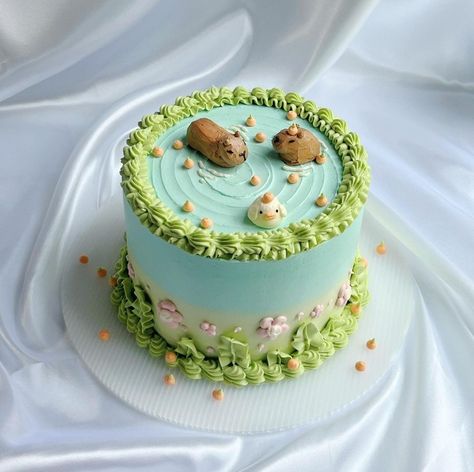 Coquette Vibes, Duck Cake, Birthday Cake Decorating Ideas, Vintage Birthday Cakes, Cool Cake Designs, Funny Birthday Cakes, Mini Cakes Birthday, Cake Decorating Ideas, Cake Inspo