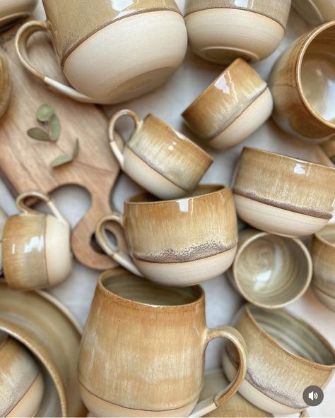 Pottery Place, Pottery Set, Earthenware Pottery, Ceramics Projects, Pottery Designs, Ceramic Dishes, Functional Art, Pottery Painting, Clay Pottery