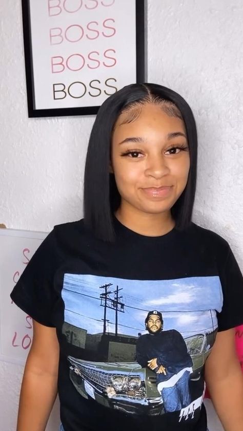 Middle Part Closure Bob, Natural Hair Bob Cut, Closure Middle Part, Middle Part Closure, Bob Sew In, Cute Weave Hairstyles, Weave Hair Color, Middle Part Bob, Natural Hair Bob