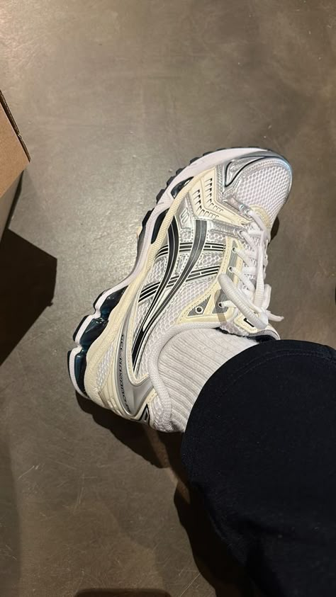 Sneaker Outfits, Asics Gel Kayano, Gel Kayano, Best Shoes For Men, Fresh Shoes, Dad Shoes, Mens Fashion Streetwear, Hype Shoes, Best Running Shoes