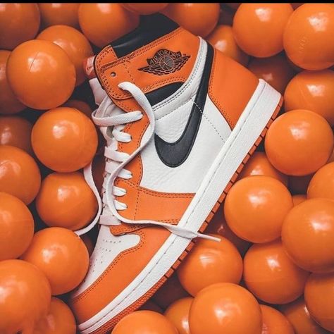 Jordan 1 Aesthetic, Jordan Shoes Wallpaper, Orange Jordan, Baskets Jordans, Sneakers Wallpaper, Shoes Wallpaper, Jordan Shoes Retro, Buy Jordans, All Nike Shoes